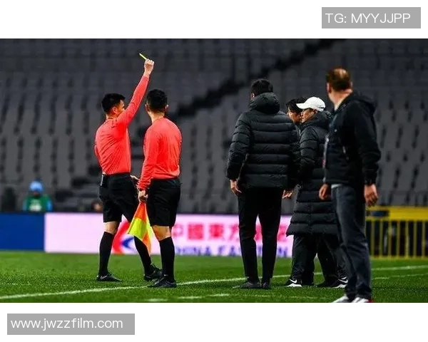 中超焦点战国安迎战上港争夺季后赛名额激烈对决引发球迷热议