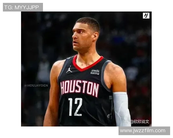 布鲁克洛佩斯如何在NBA赛场上重塑自我与球队的成功之路