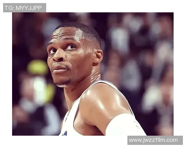 爵士队在主场以105比98战胜快船队展现强大实力与团队配合