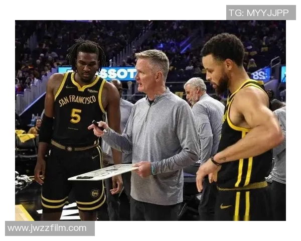 雄鹿与活塞激战正酣13日对决引发球迷热议与期待