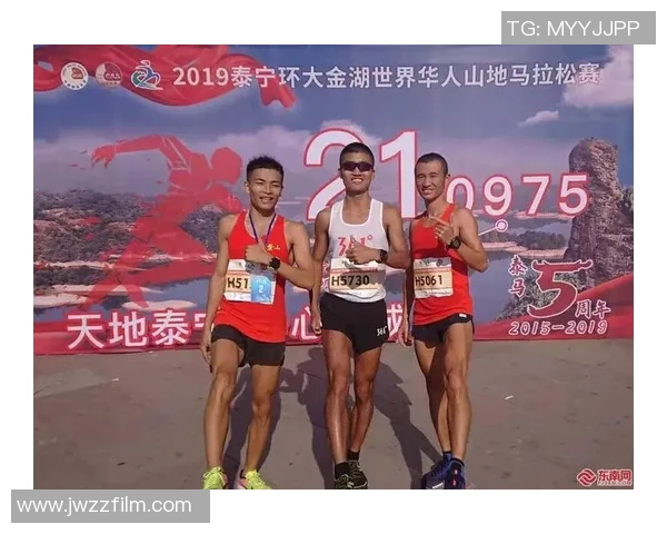 南京街舞队在城市马拉松中的拼搏故事与奋斗历程分享